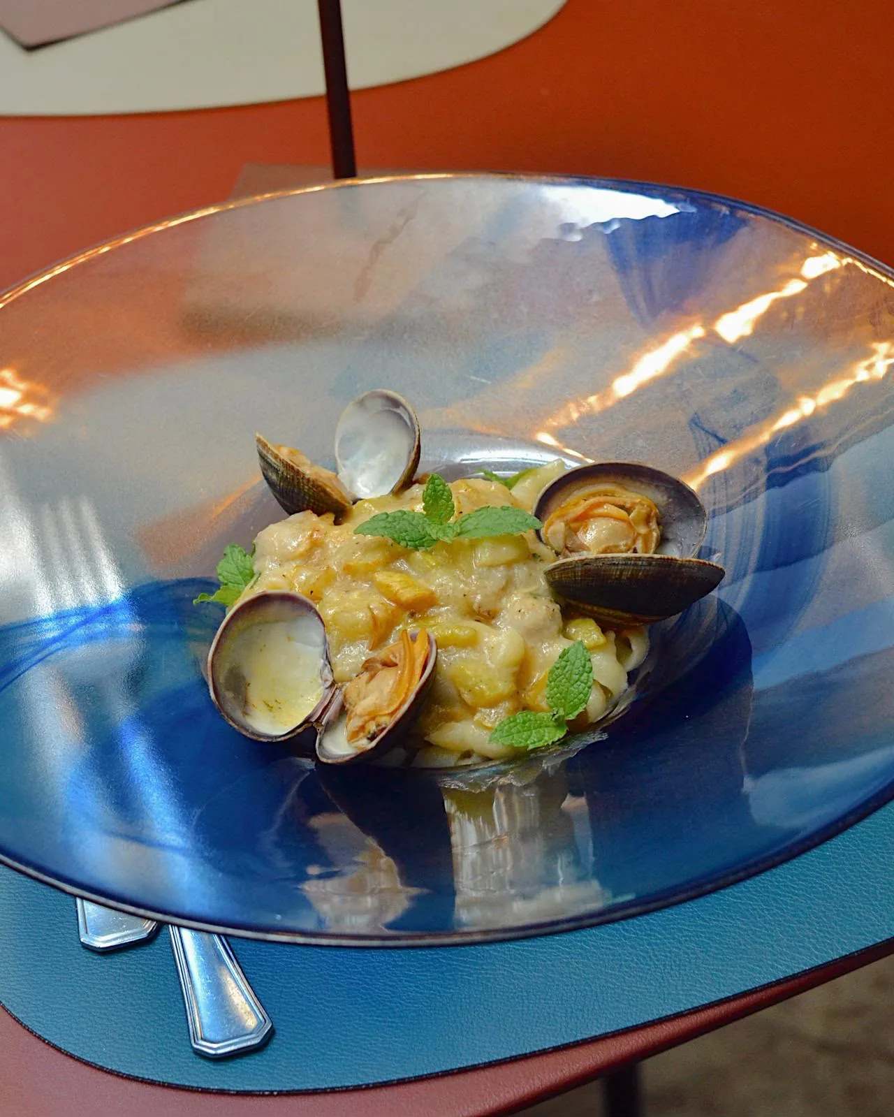 Pasta con vongole e menta